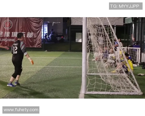 足球明星精彩瞬间高清步伐展示让你感受运动的魅力与激情